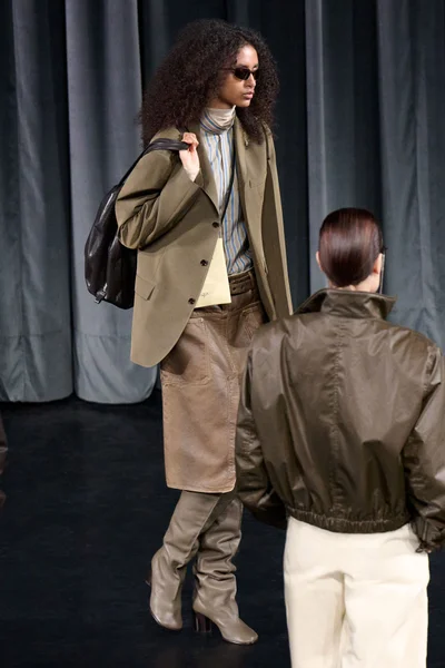 Look 53